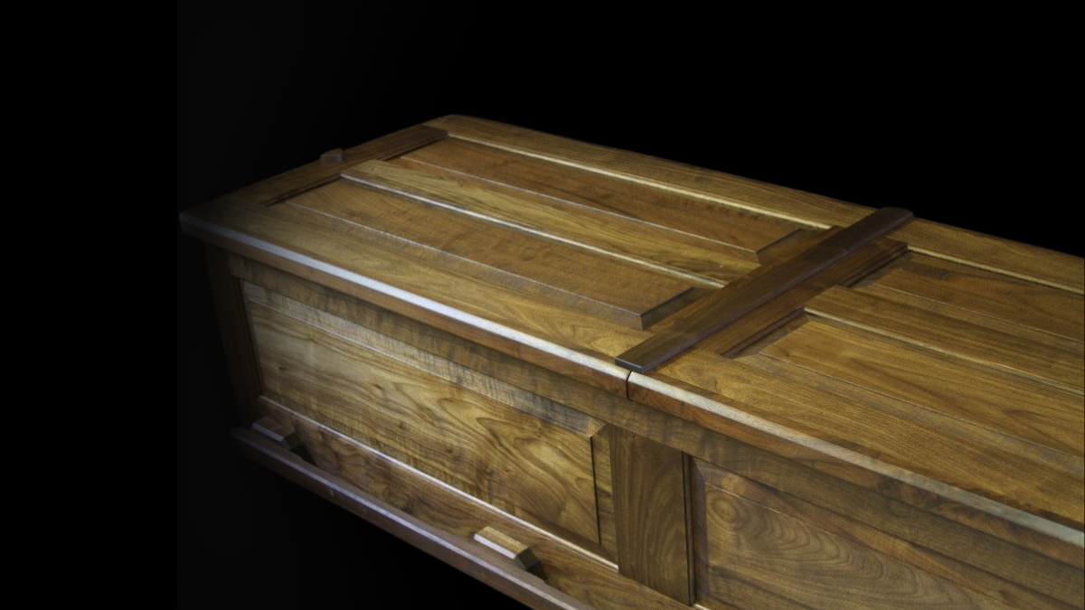 Direct Burial vs. Traditional Funeral Services: What’s Right for You?